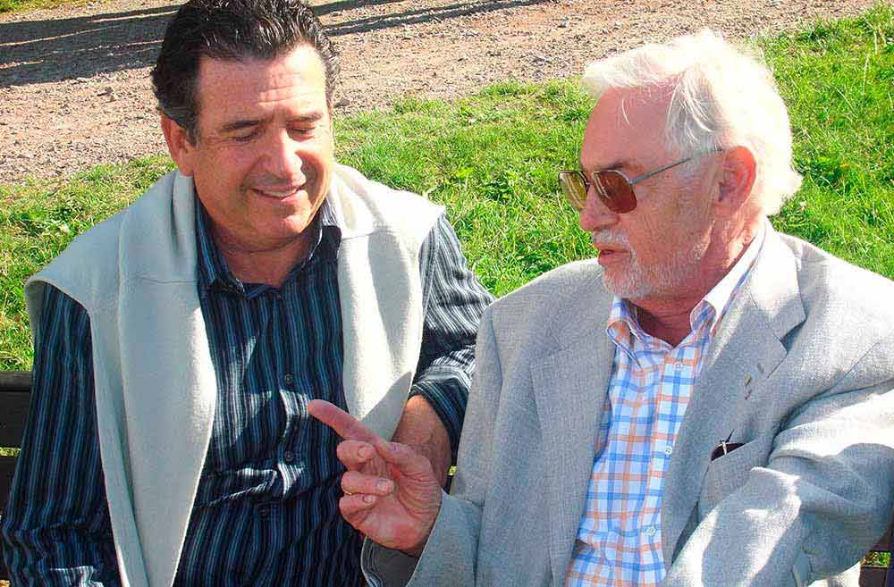 Foto del Profesor Profesor P. I. Brånemark con el Dr. Navarro Alonso